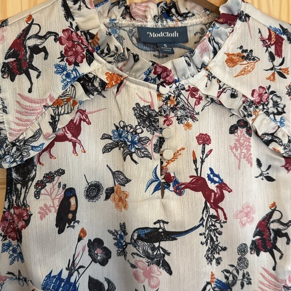 Modcloth sleeveless blouse. Excellent condition. - Picture 2 of 4